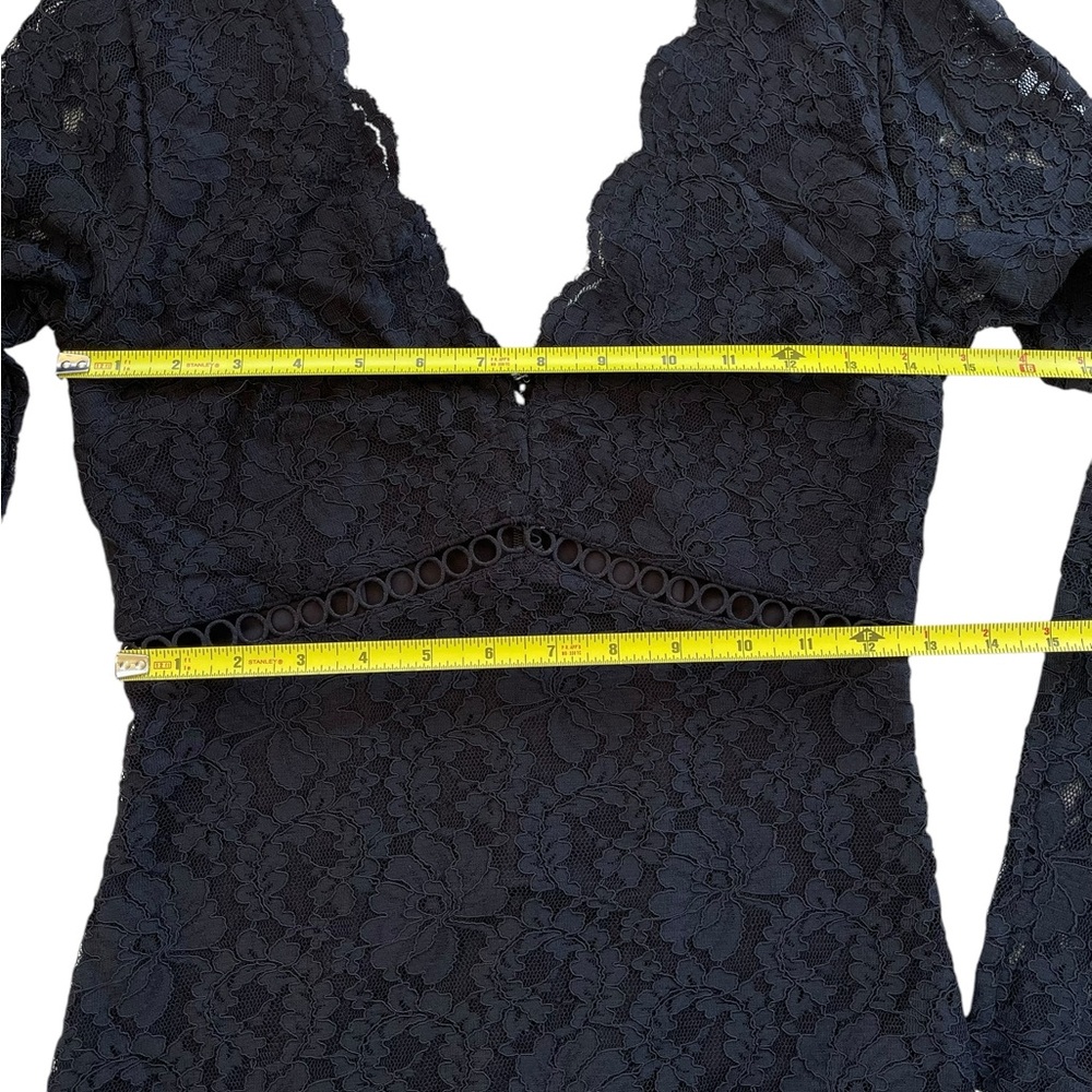Express Scalloped Lace V Neck Mini Dress Black XS - Picture 3 of 7